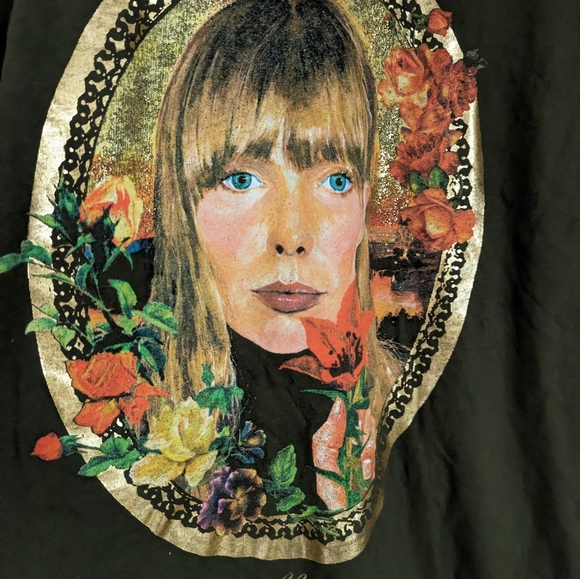 LETLUV Joni Mitchell Retro Graphic Band Tee Gold Metallic in Olive Size XXS - Picture 6 of 7